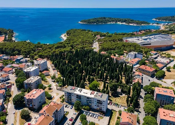 N&g New Stoja * Pula